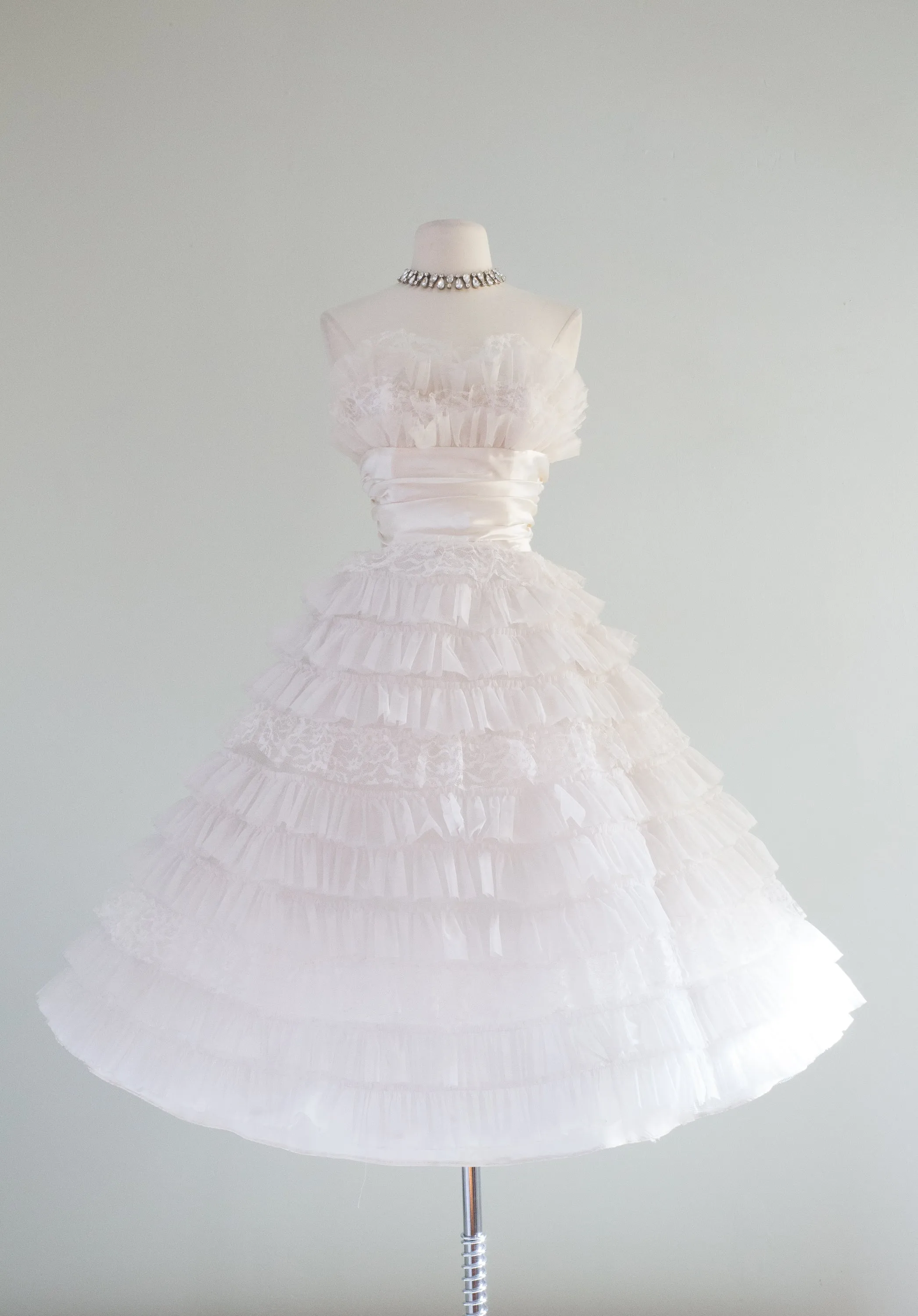 1950's Tiered Ruffle Strapless Wedding Dress / Waist 26