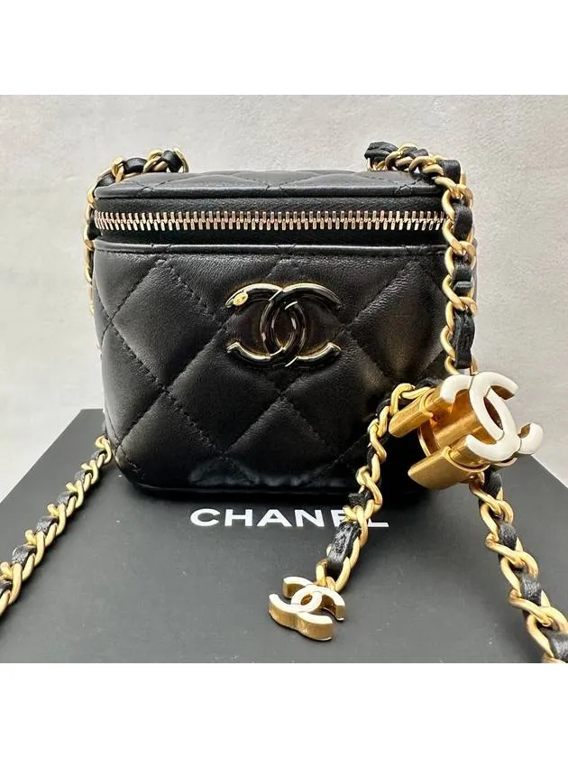 24 Years Women s Vanity Mini Bag Cross Chain Adjustable Black Gold LUX2407021