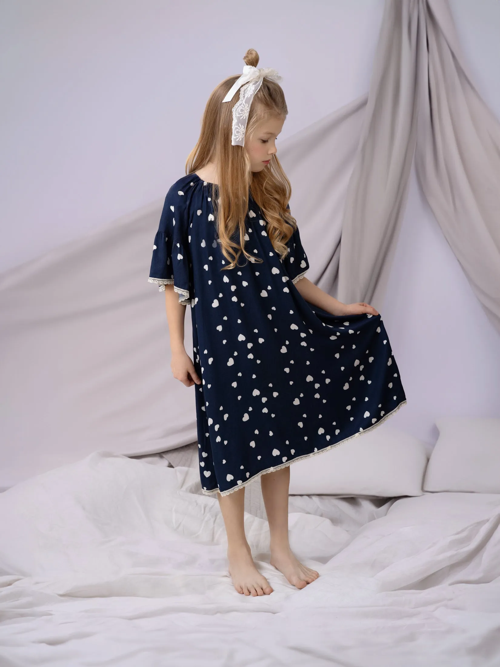 CAMELIA - GIRLS VISCOSE NIGHTDRESS NAVY WITH WHITE HEARTS