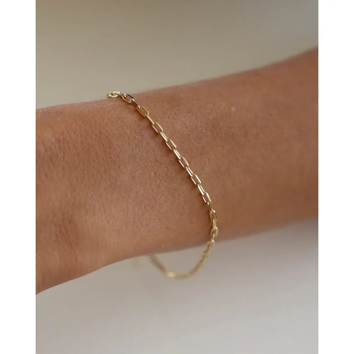 Mini Paperclip Bracelet Gold